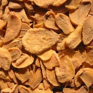 Fulgi de usturoi prăjiți